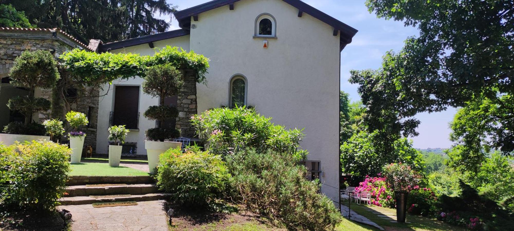 "La Selvetta" bed and breakfast Buguggiate Eksteriør billede